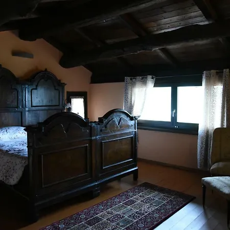 Il Borgo Homestay Montabone